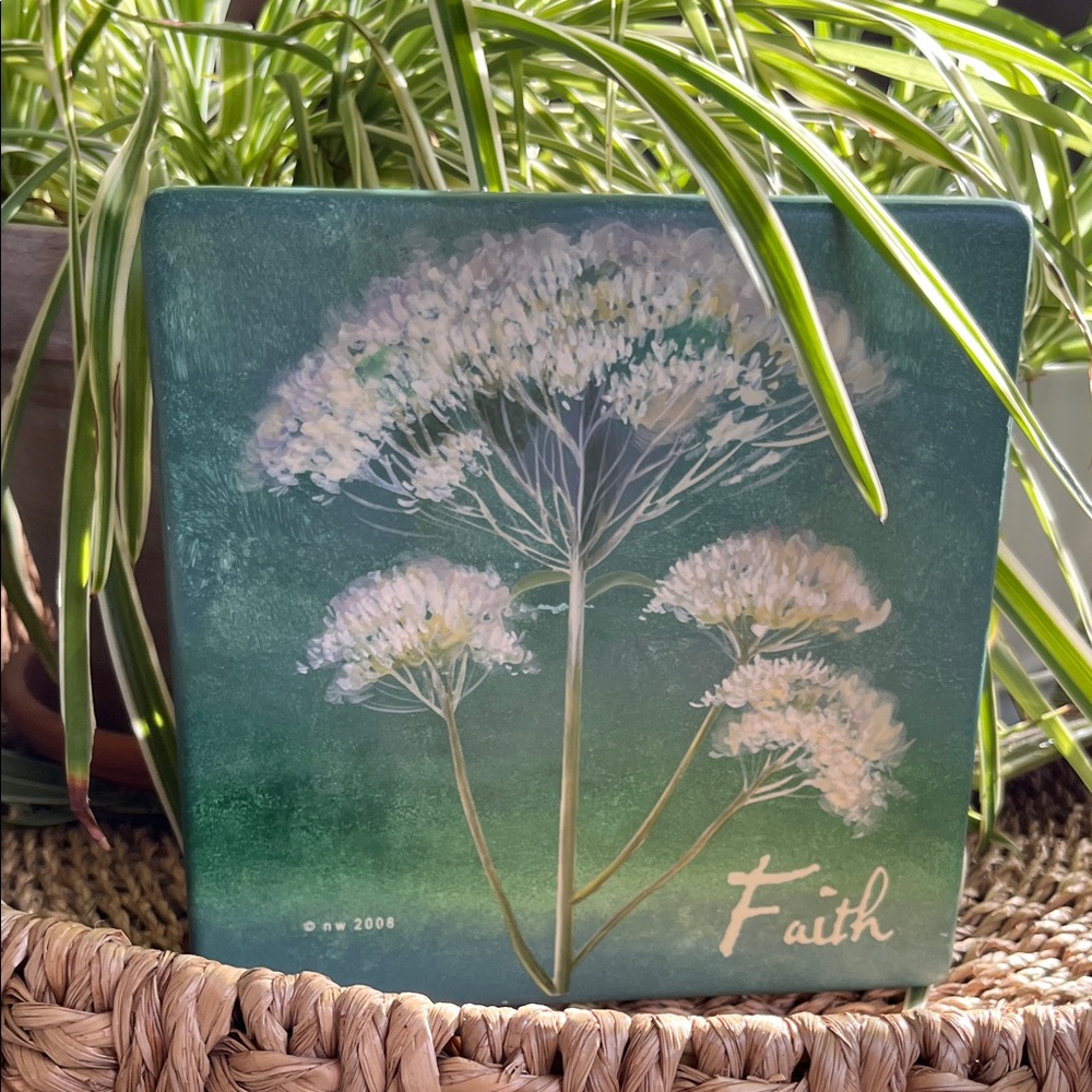 Inspirational "Faith" Plaque with Queen Anne's Lace Design stands or hangs